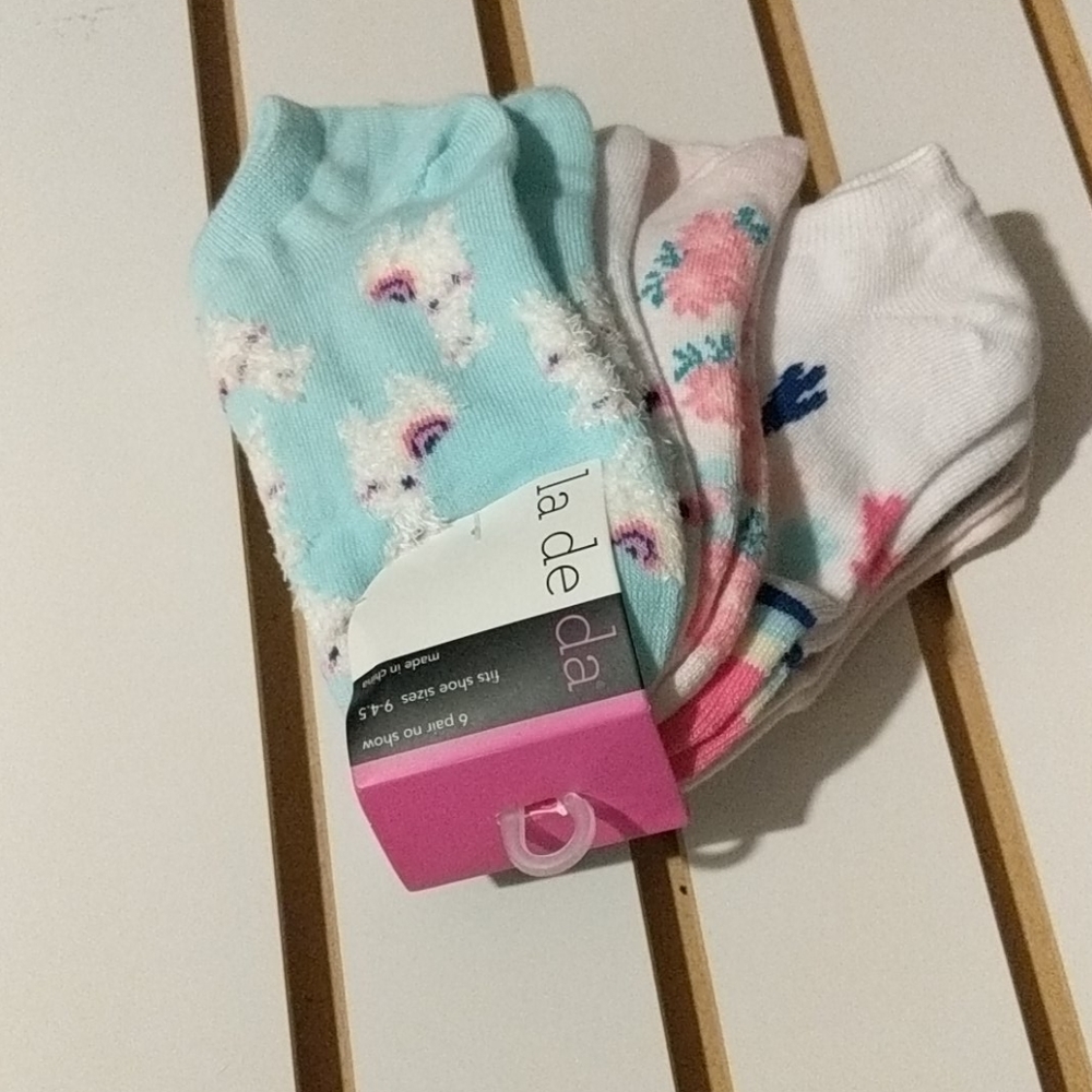 La de da 6 pair of no show 9-4.5